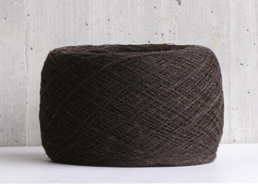 49. Braun / 100% Lammwolle